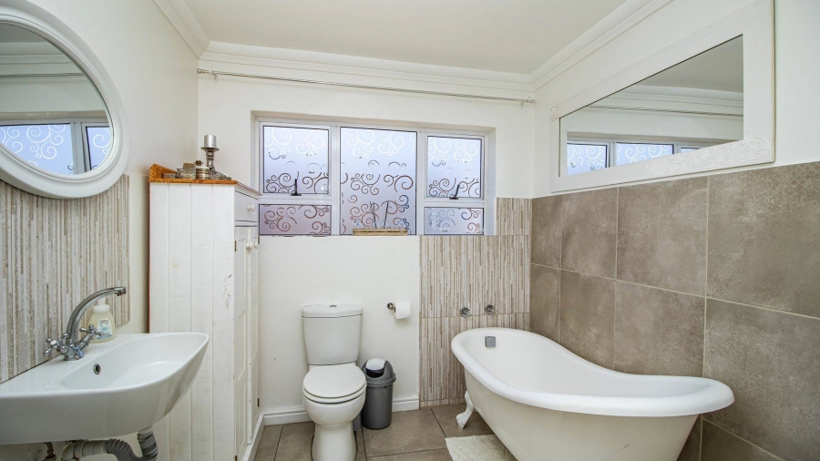 7 Bedroom Property for Sale in Stilbaai Wes Western Cape